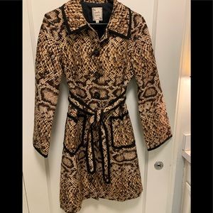 Nanette Lepore women’s Vintage Trench Coat Size 8 fantastic Reptile Print